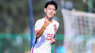 中国18岁小将又在欧洲进球，关键比赛首开纪录，展现能立足的实力
