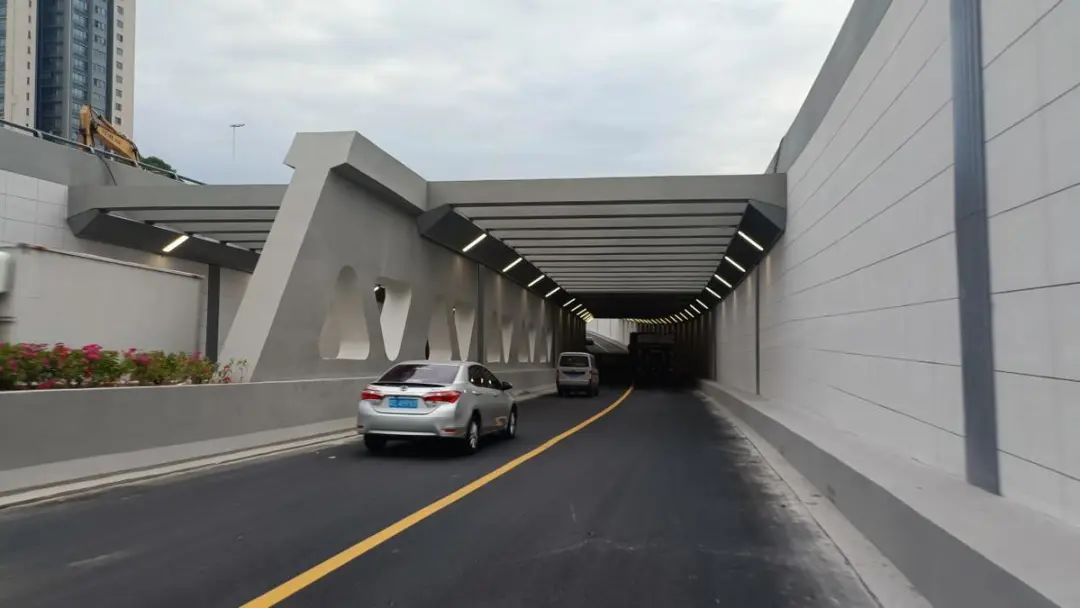 黄金路下穿隧道主线正式通车,以后走莞太路更顺畅!