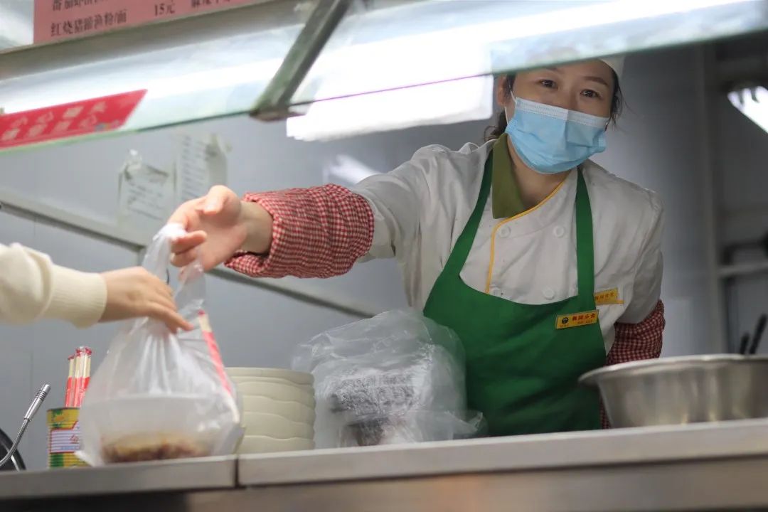 食堂阿姨口罩图片