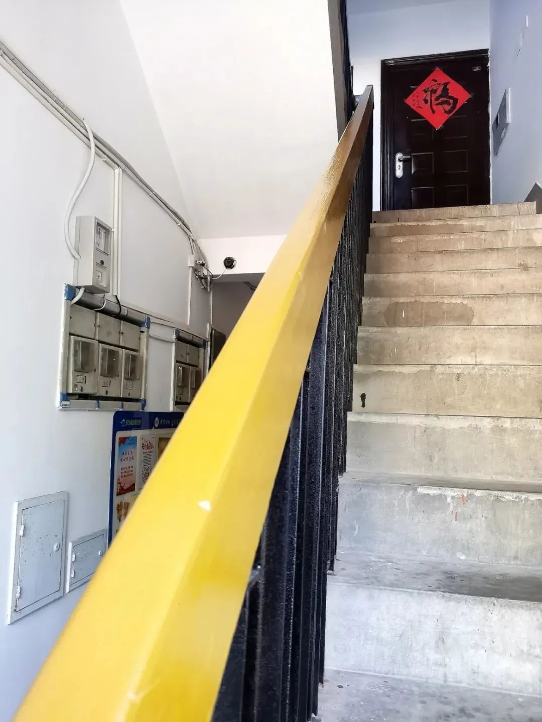 更换楼道门,新增充电桩,方松街道这个小区的"微更新"用心用情_澎湃号