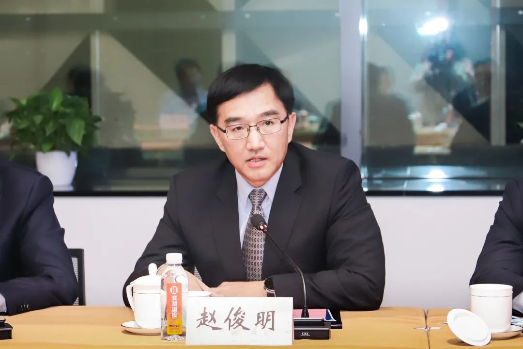 赵俊明在座谈时寄语滨湖在沪乡贤不忘初心,弘扬爱国爱乡精神,努力当好