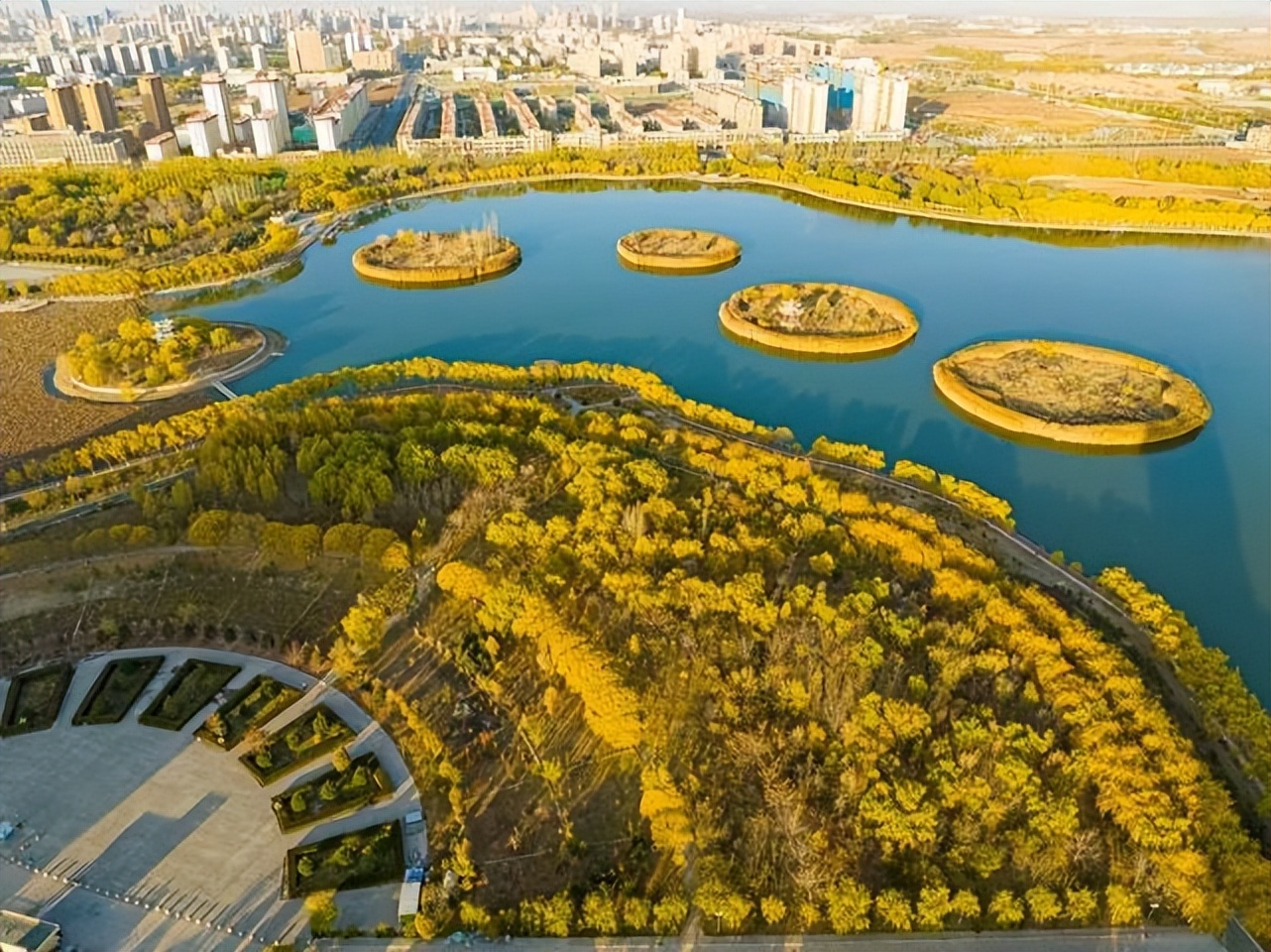 张掖甘州:润泉湖公园秋景美不胜收_澎湃号·政务_澎湃新闻-the paper