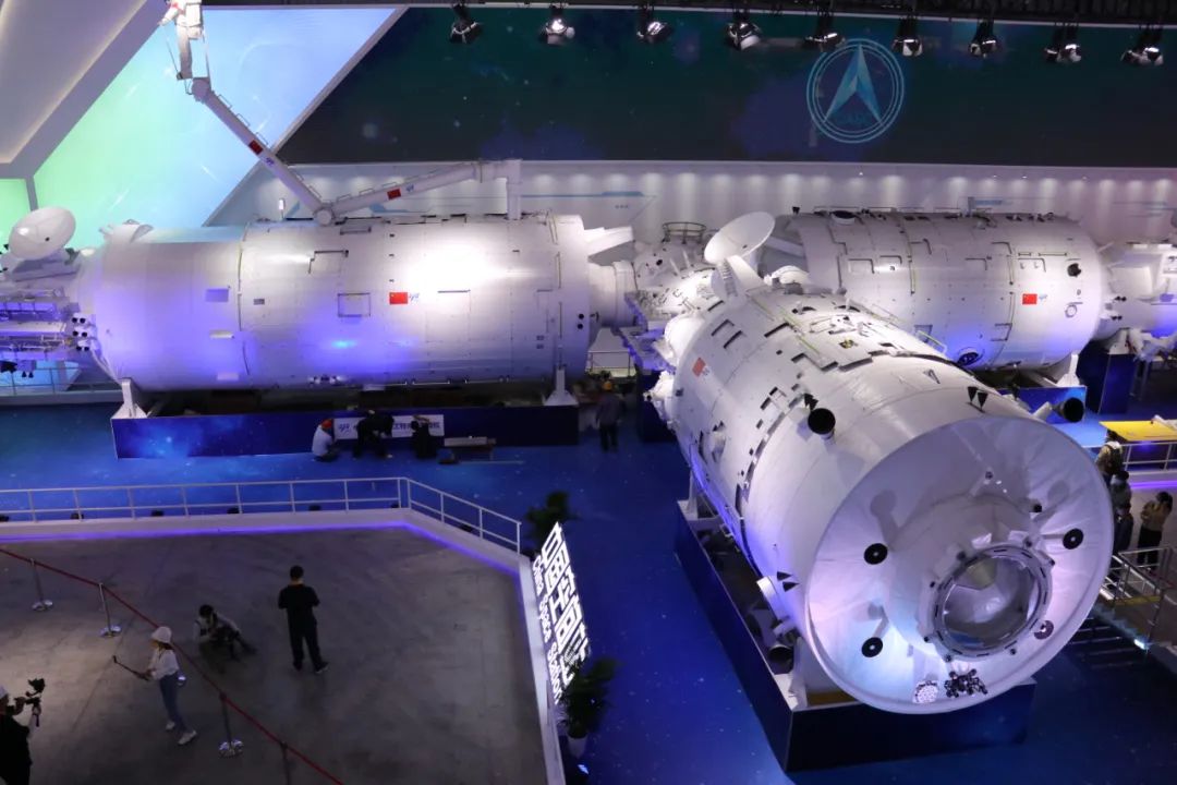 1:1空间站组合体展示舱,新一代载人火箭,重型火箭.