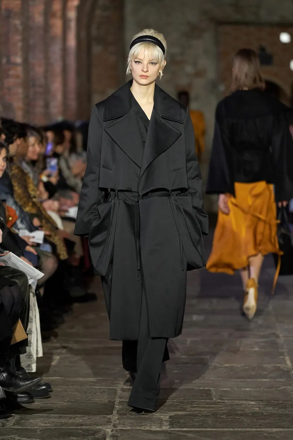 《小小姐们》里的冬装感悟:今冬大衣这样穿