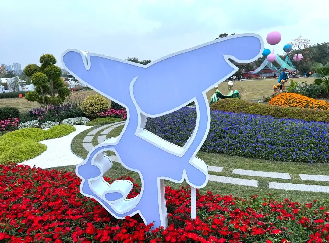 龙泉驿区"凤凰神鸟"亮相成都花展_澎湃号·政务_澎湃新闻-the paper