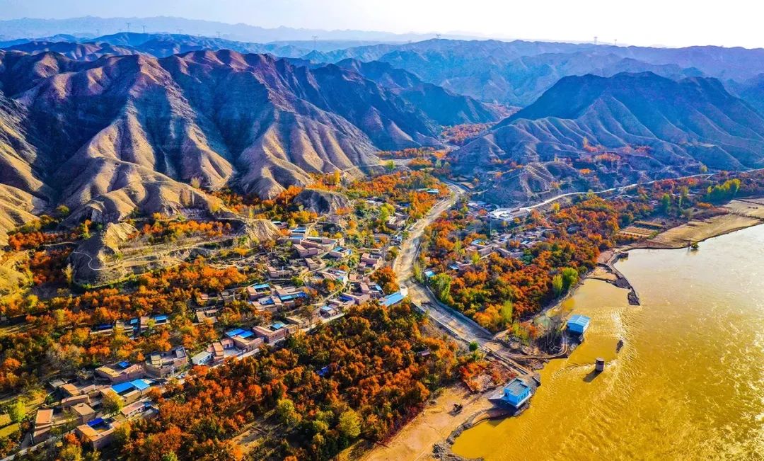 俯瞰甘肃靖远大庙绚烂秋色_澎湃号·政务_澎湃新闻-the paper