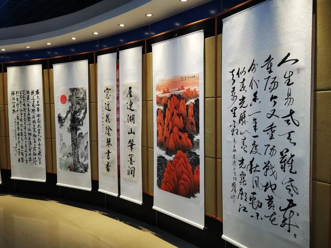 百余幅书画作品集中展出，一起来看这场浦东老年书画展_澎湃号·政务_澎湃新闻-The Paper