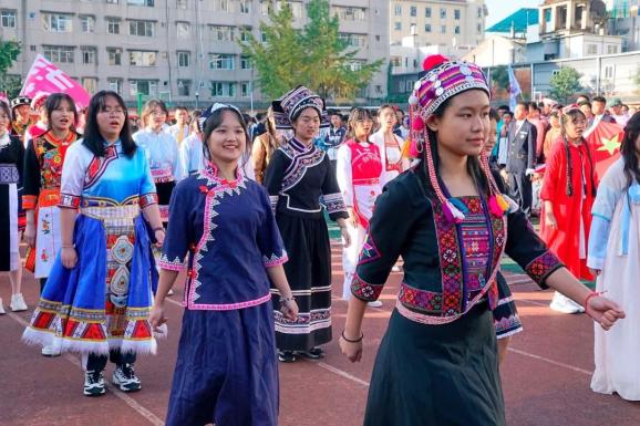 运动季丨云南民族中学:点燃师生的小宇宙_澎湃号·媒体_澎湃新闻-the
