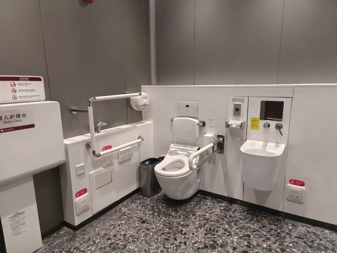 北京大兴机场厕所图片