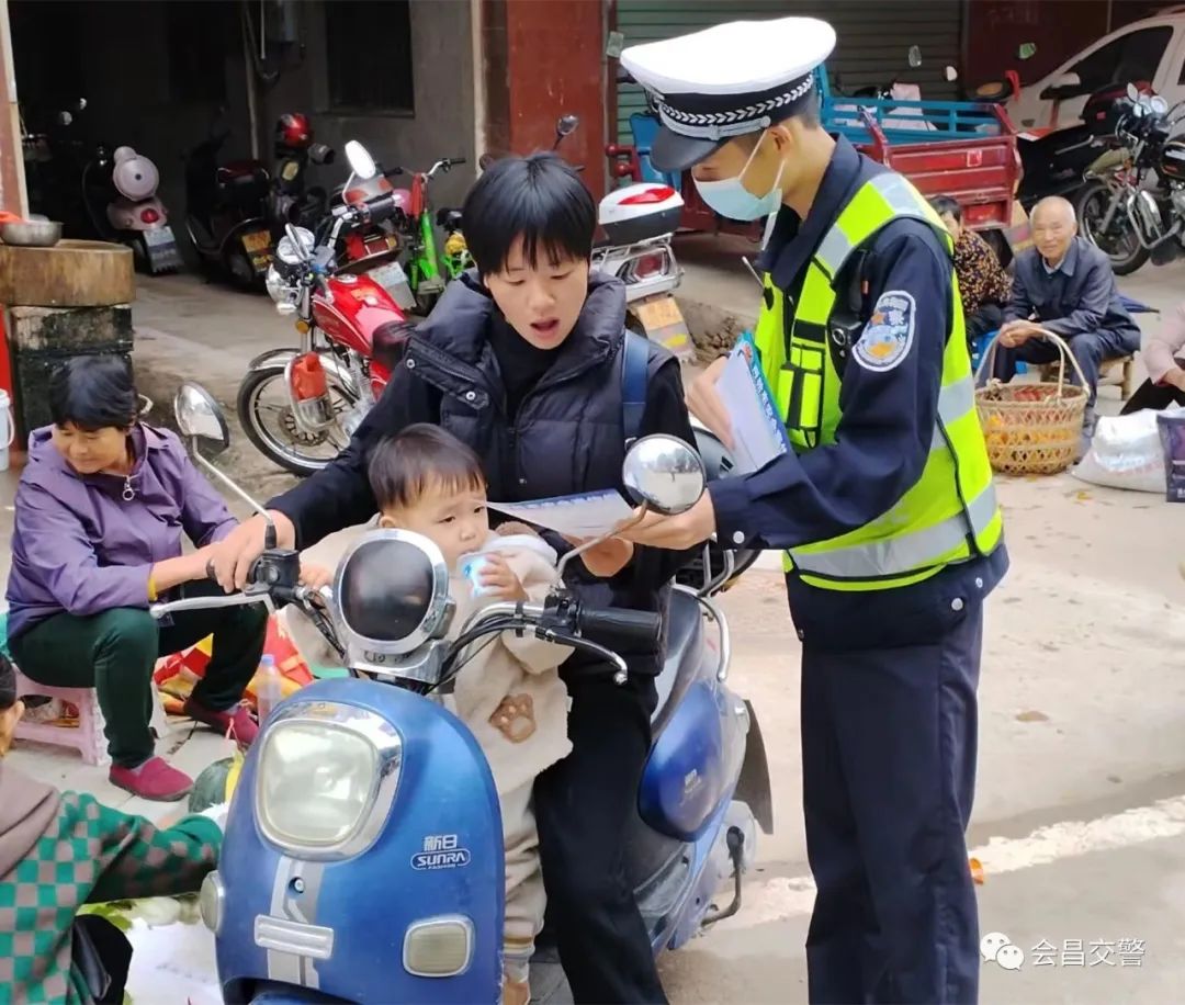 【曝光台】严查骑车不戴安全头盔的不文明行为！澎湃号·政务澎湃新闻 The Paper 9221