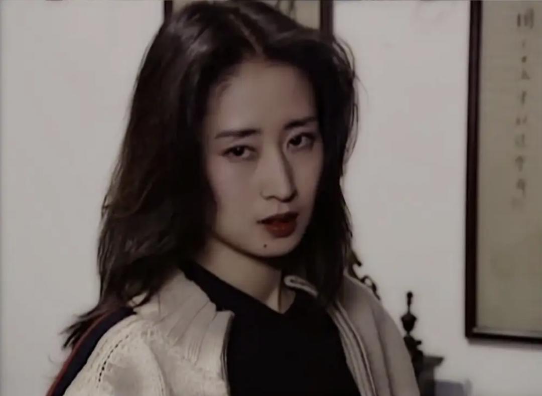 中年女性應(yīng)該什么樣？離婚后的她開始“叛逆”