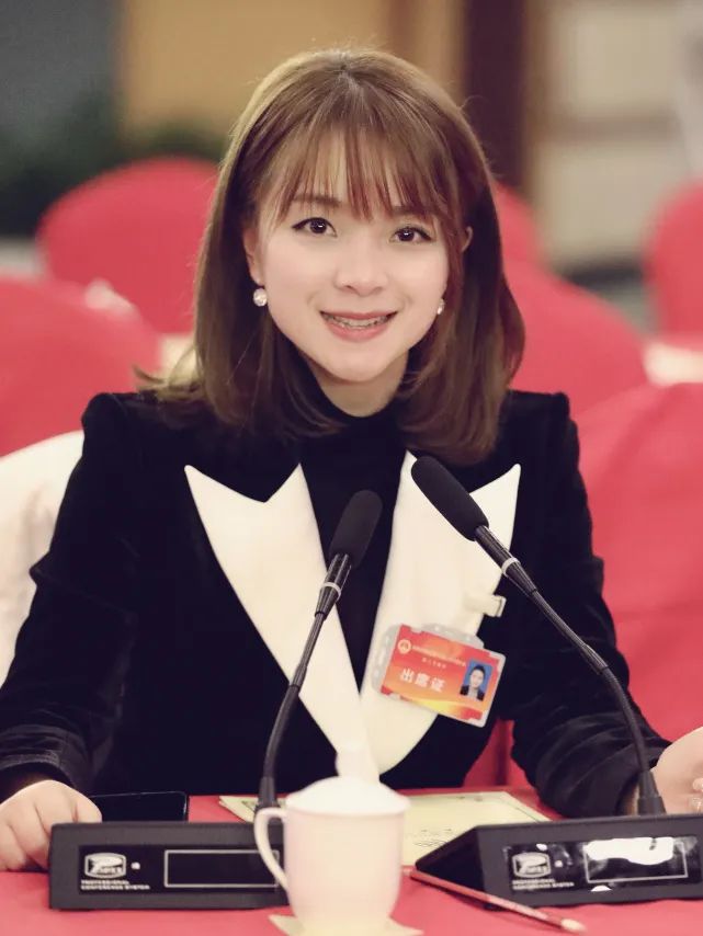 朱丽君: 艺术点亮人生 行动诠释梦想朱丽君,杭州市余杭区文化馆副