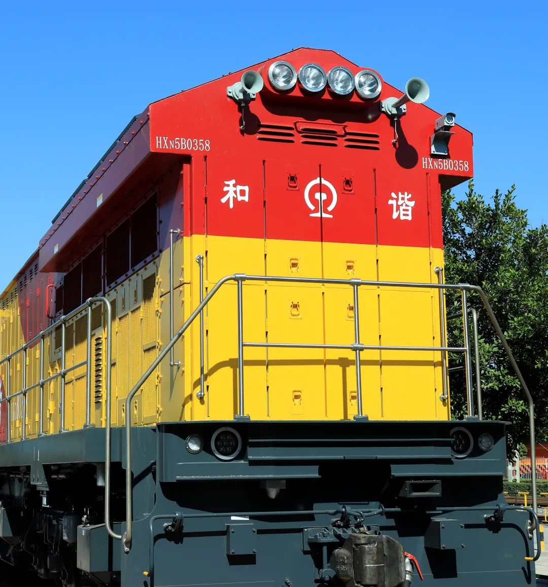 新车来了,首次配属西昌机务段