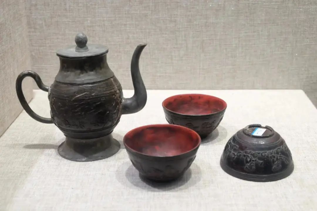 天南贡品”海南椰雕展在海口市博物馆开展