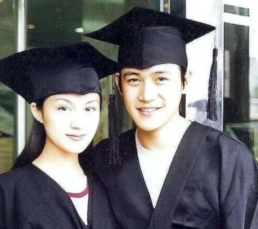 陆毅鲍蕾官宣照片 620.jpg