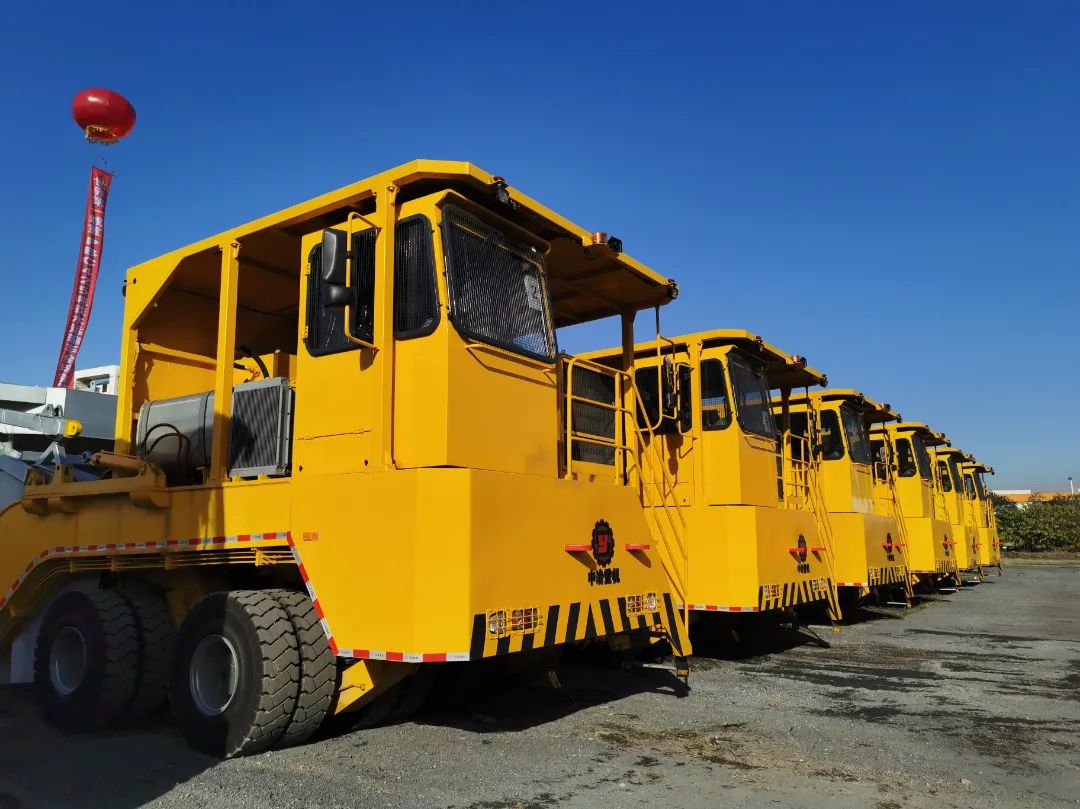 全球首台425吨铁水车在宝山下线,宝山这家企业再创佳绩