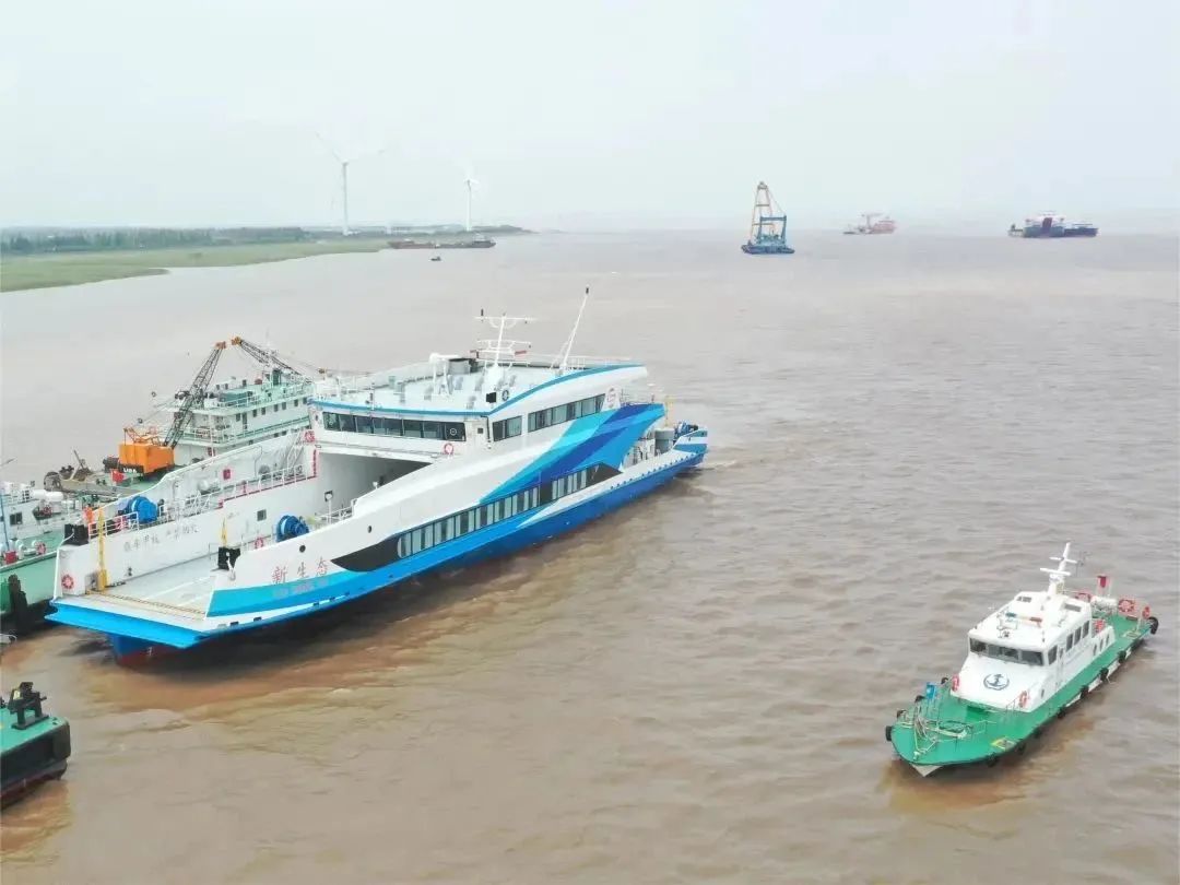 【行业纵览】国内首艘电力推进汽渡船在镇江建成并发证