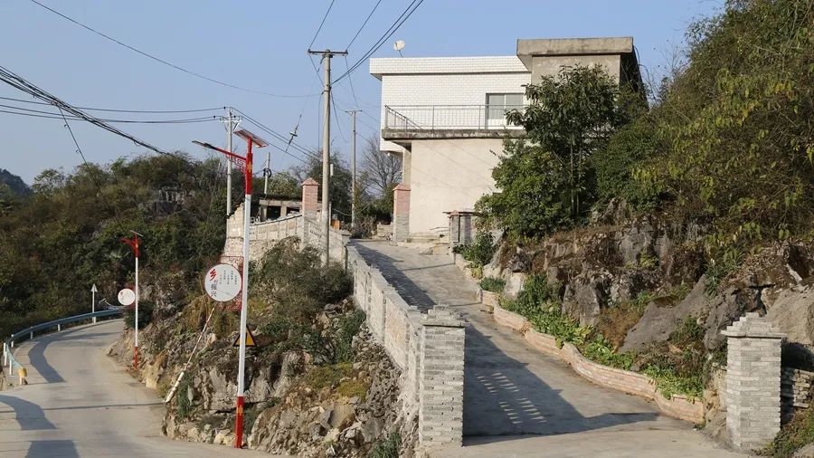 修文县六广镇狠抓农村"治房"工作 乡村风貌焕然一新_澎湃号·媒体