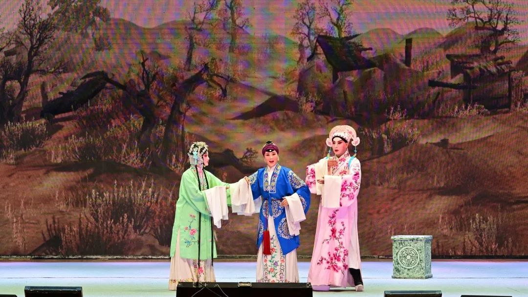 苏凤丽领衔主演秦腔《火焰驹》献礼临洮县"两会"_澎湃号·政务_澎湃