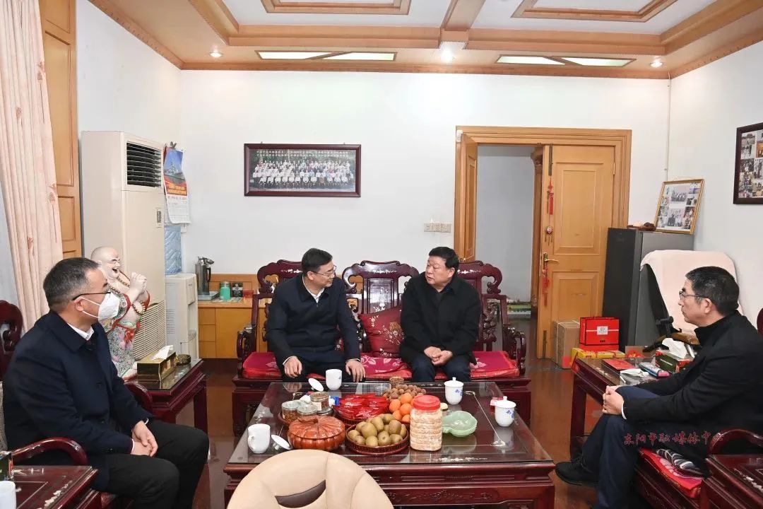 新春送祝福 浓情暖人心 楼琅坚带队开展春节走访慰问