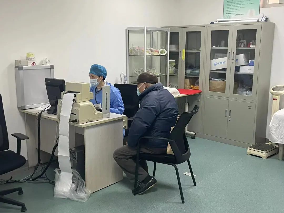 康什么医疗“阳康”后仍咳嗽、胸闷？雾化治疗、肺康复……就在家门口的社区医院_https://www.jmylbn.com_新闻资讯_第1张