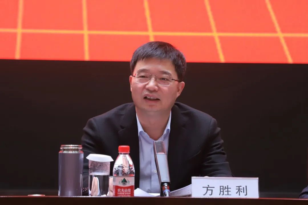 方胜利在讲话中肯定了2022年投资业务工作取得的成绩,指出投资战线