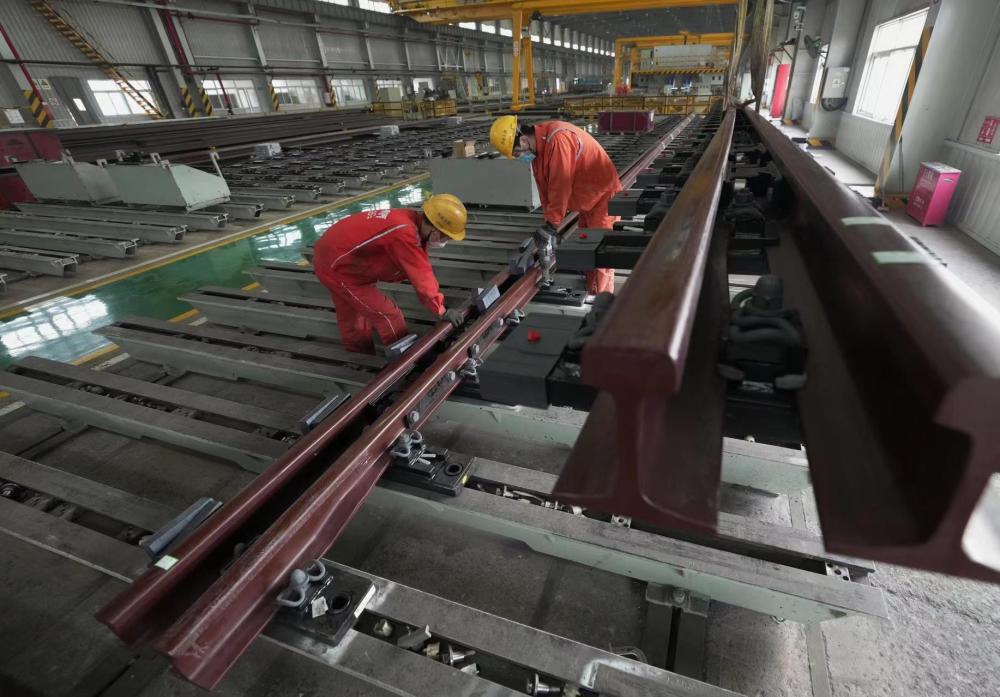 河北秦皇岛:道岔生产忙_澎湃号·媒体_澎湃新闻-the paper