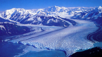 研究发现：因长期变暖，海洋环流导致南极“末日冰川”加速融化