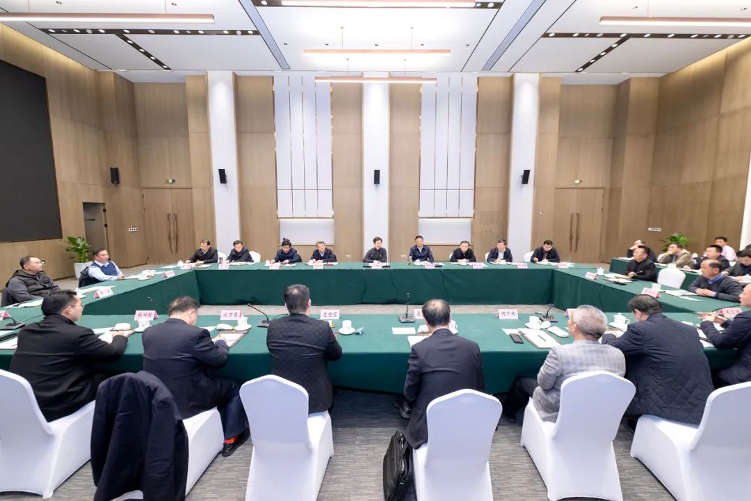 郄英才主持召开民营企业家座谈会_澎湃号·政务_澎湃新闻-The Paper