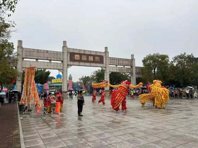 行通济、烟花秀、醒狮表演、花海晚会…元宵节三水火爆出圈_澎湃号·政务_澎湃新闻-The Paper
