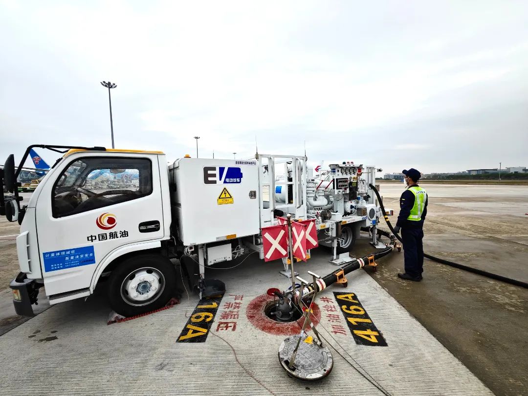 中国航油圆满完成国内首台新能源管线加油车试用工作_澎湃号·政务