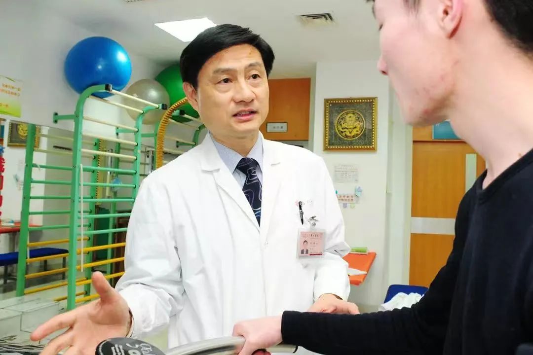 华山医院吴毅教授荣获"上海工匠""医德楷模"两项称号_澎湃号·政务