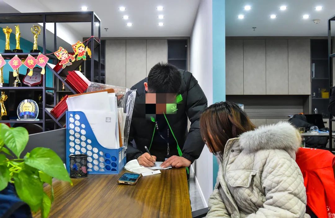 “内鬼”作祟,业主个人信息被多行业共享!_澎湃号·政务_澎湃新闻-The Paper