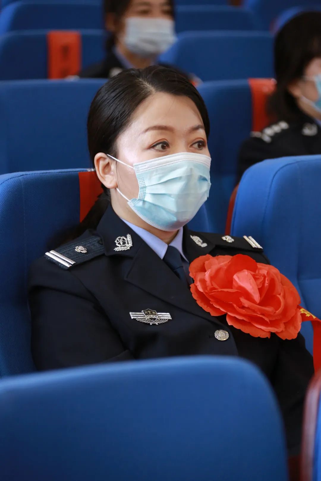 女警英姿图片