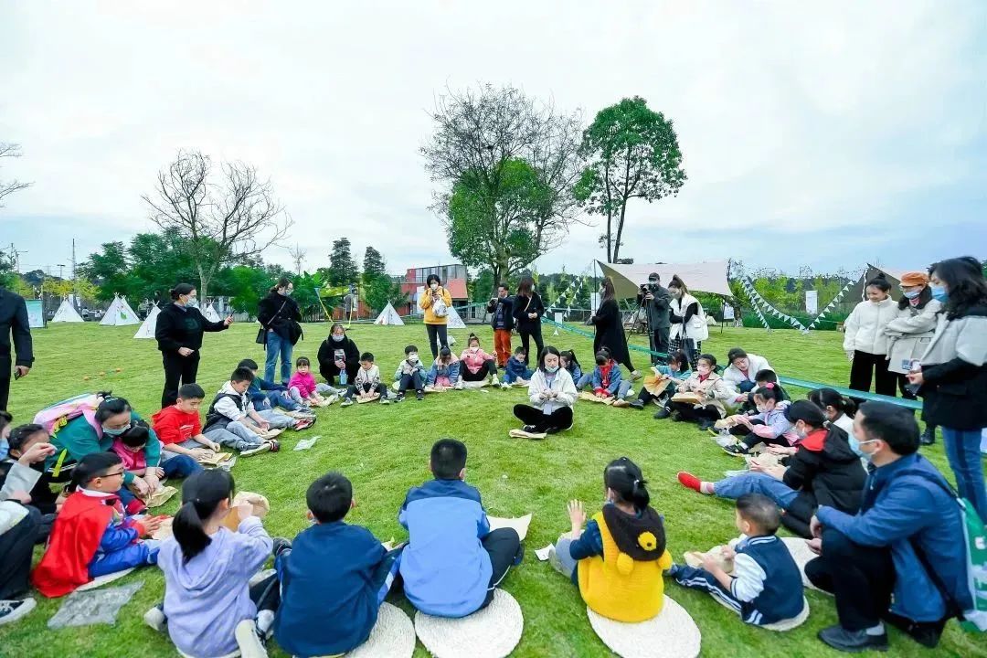 山上儿童放纸鸢 403.jpg