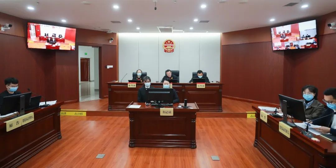 江北法院院长公开开庭审理一起网络服务合同纠纷案