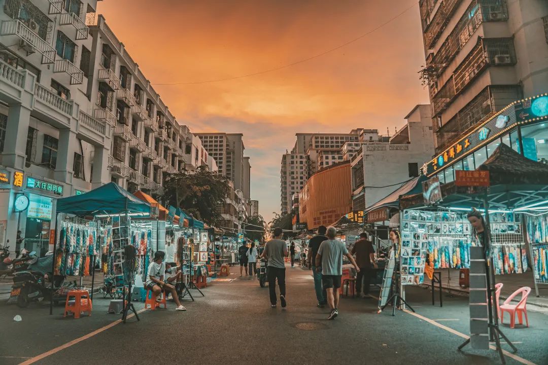 总要去趟红旗街吧,不然怎么说是"老三亚"?