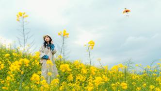 浙江黃巖：油菜花開游客來