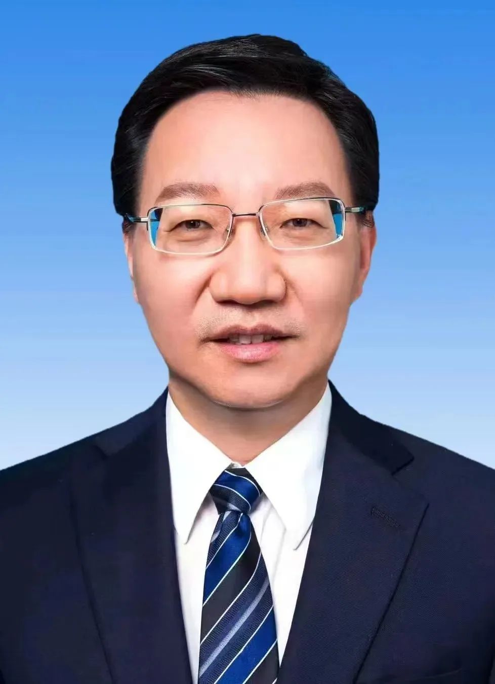 中国海洋大学吴立新院士当选第十四届全国人民代表大会常务委员会委员