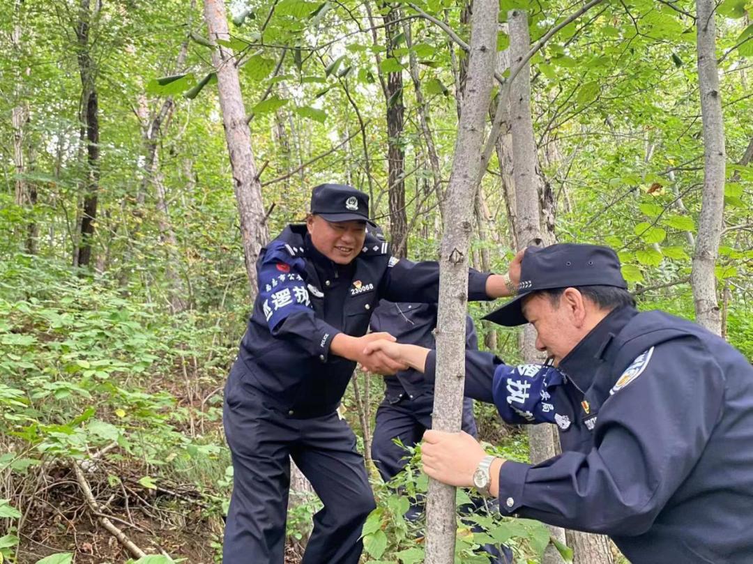 尚志市公安局森林分局民警 于波年轻的民警常半开玩笑对我说"马哥,快