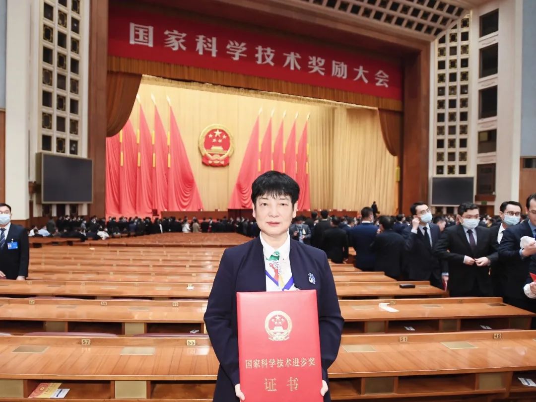 同心共富·新乡贤丨黄荷凤:讲述奋进故事激励女性成长 逐梦医学科创