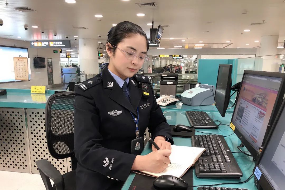 厦门边检总站移民管理警察陈慧樱:"总想着为组织多做点"_澎湃号·媒体