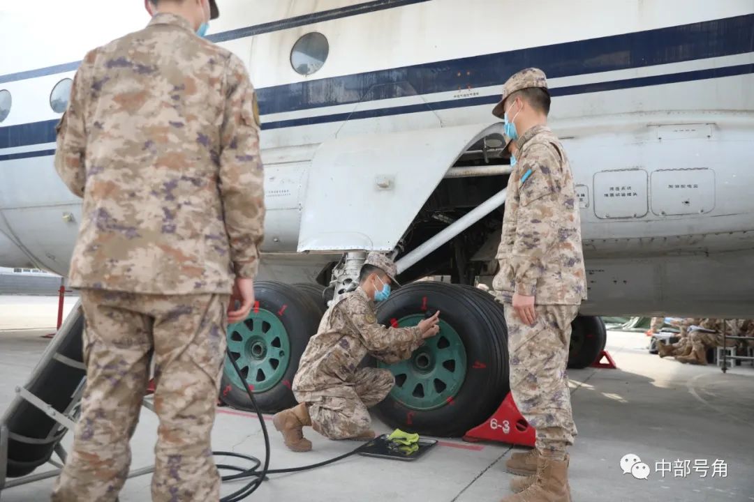 雏鹰换羽!航空机务学兵成长进行时