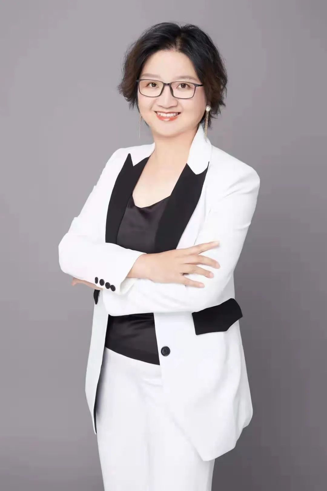 74特邀嘉宾:张灵芝国家二级心理咨询师浙江省首届中小学校心理督导