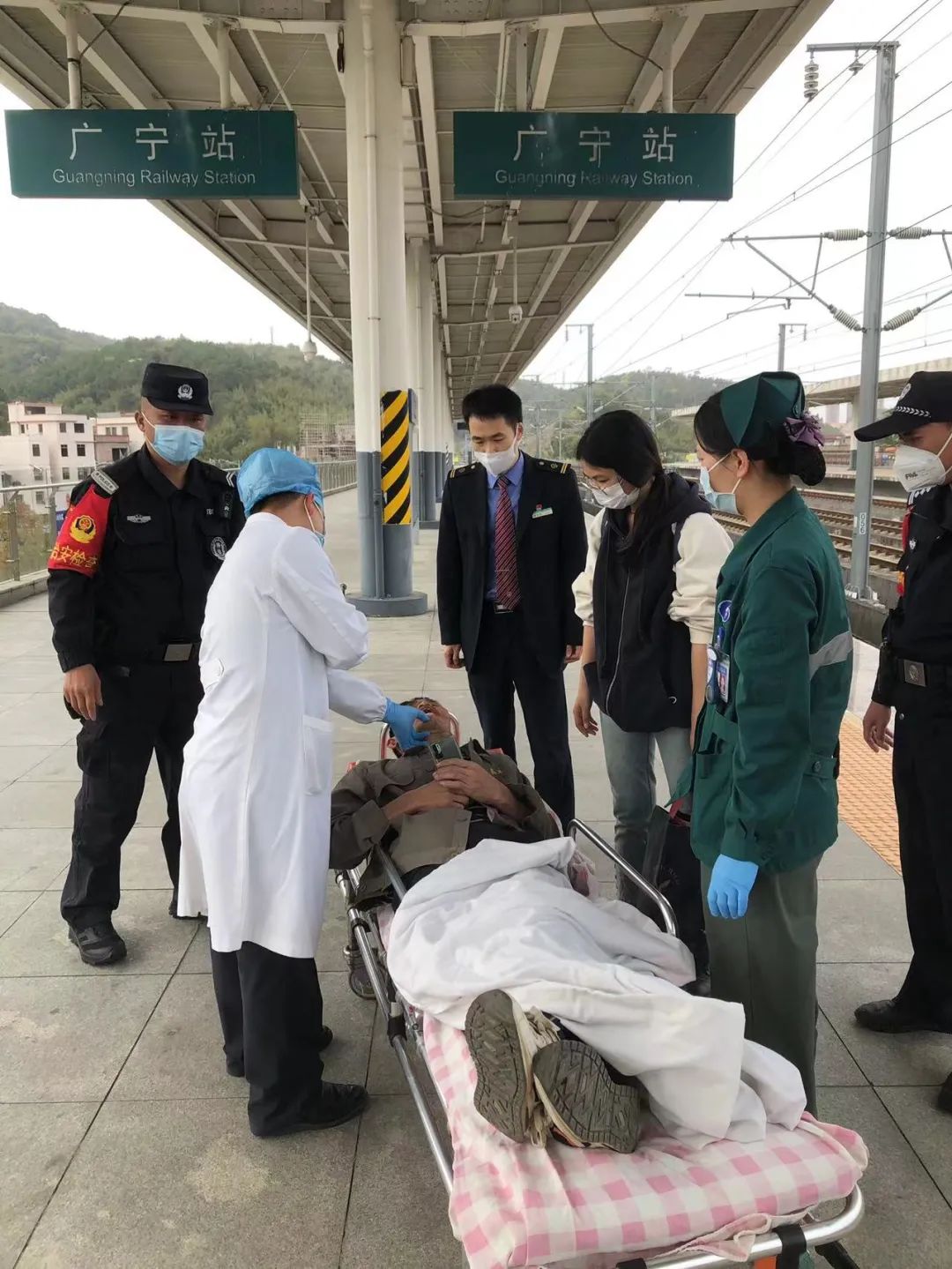 供稿高铁站 邵文达编辑徐宝吉 校对梁靖主编骆翠云 总编李东明
