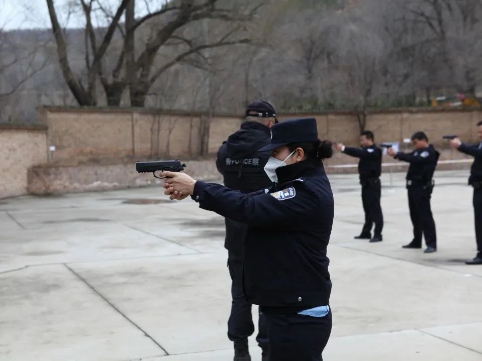 又燃又飒!原州区人民法院司法警察大队开展实弹射击训练及考核活动