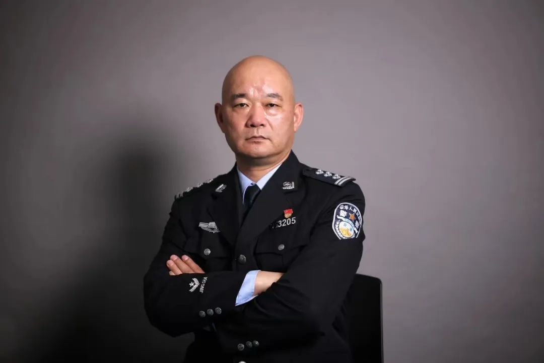【警察故事】27载坚守刑侦第一线 半生戎马书写刑侦精神_澎湃号·政务