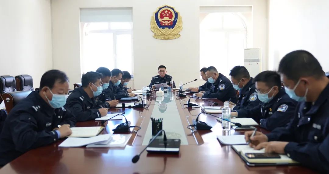 赞!赞!赞!新右旗警方成功缉拿潜逃22年外省命案逃犯