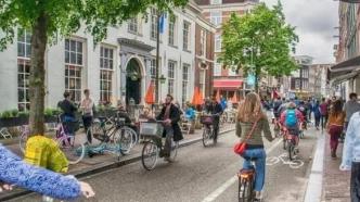 阿姆斯特丹：城市与建筑，为自行车让路