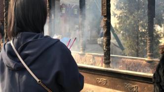 在北京“许愿”：年轻人涌向雍和宫，中年人偷偷去白云观